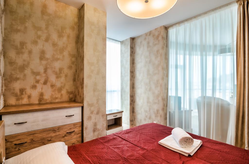 Leogrand Apartments Z Panoramoyu Lvova ภายนอก รูปภาพ
