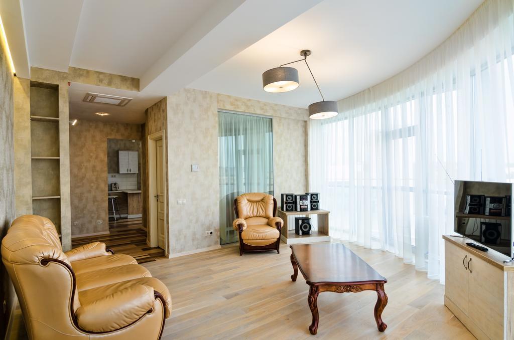 Leogrand Apartments Z Panoramoyu Lvova ภายนอก รูปภาพ
