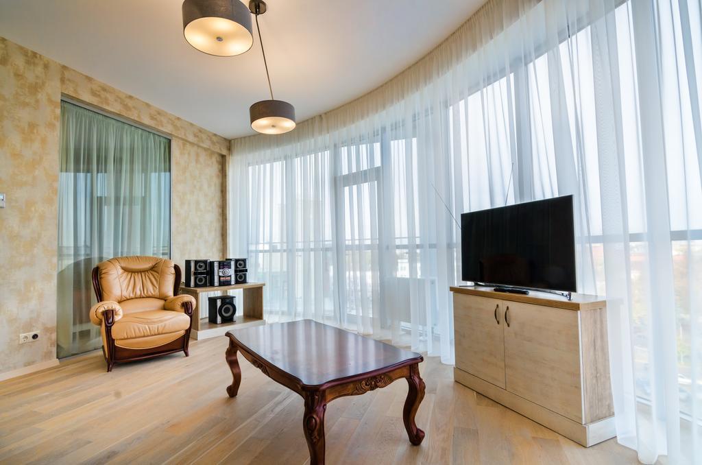 Leogrand Apartments Z Panoramoyu Lvova ภายนอก รูปภาพ