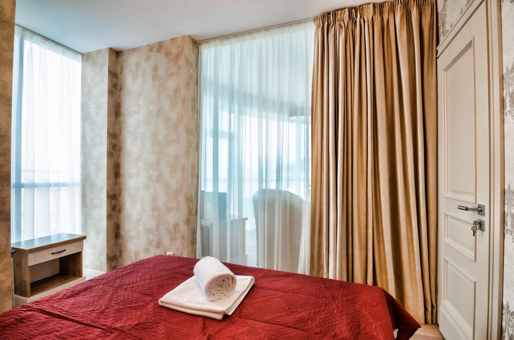 Leogrand Apartments Z Panoramoyu Lvova ภายนอก รูปภาพ