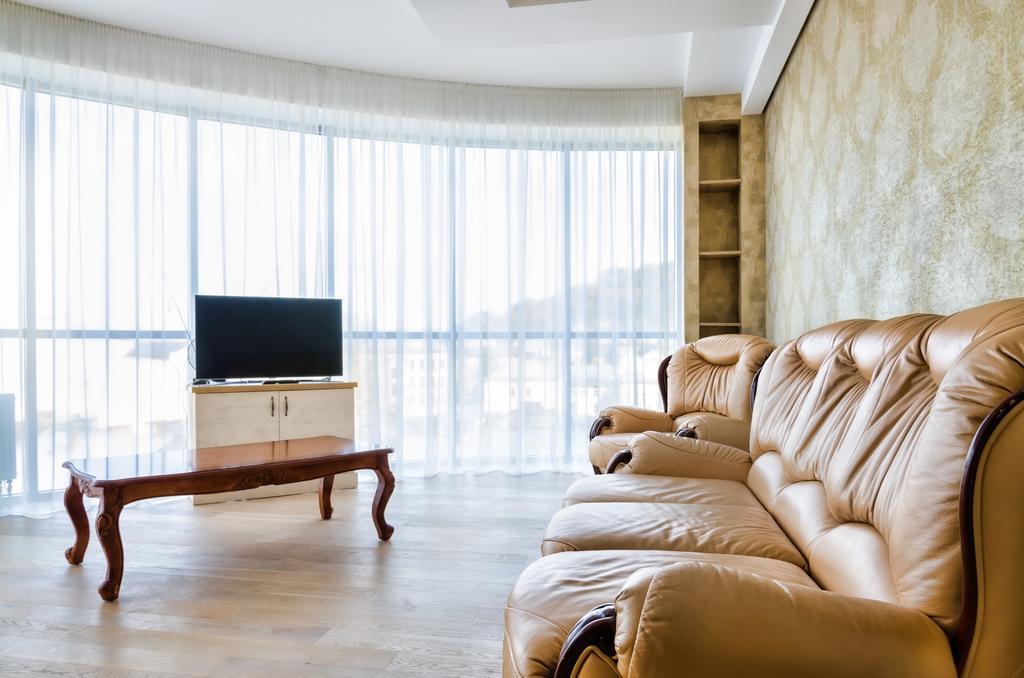 Leogrand Apartments Z Panoramoyu Lvova ภายนอก รูปภาพ